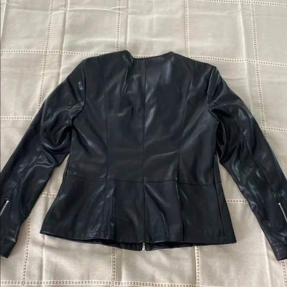 Woman’s Bagatelle Black Jacket with Zipper Details  M  winter - Picture 9 of 15
